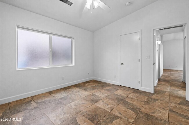 Building Photo - 4902 W Crocus Dr