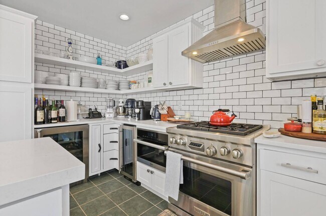 Building Photo - 25 Meadowgrass Ln