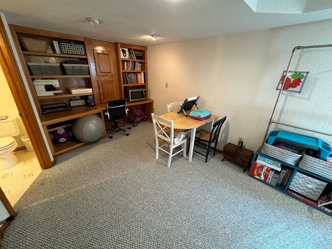 Building Photo - Wonderful Highlands Ranch Location!