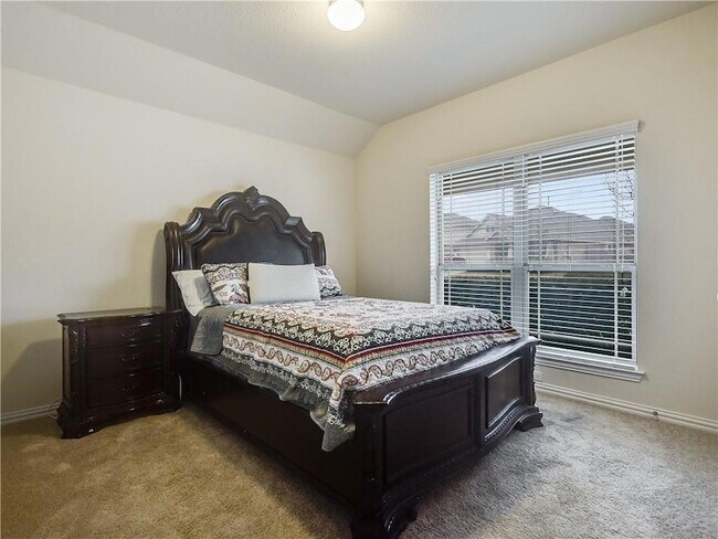 Building Photo - 500 Cardenas Ln