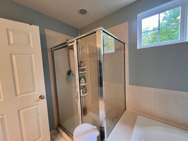 Building Photo - 5920 Nicolet Ct