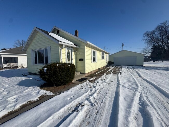 Primary Photo - 2144 N Webster St