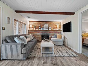 Building Photo - 7268 Leafygreen St