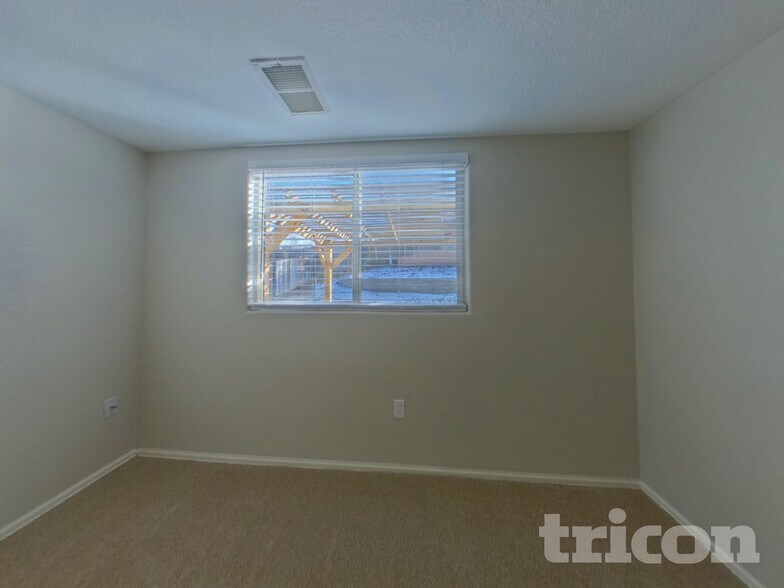 Building Photo - 21898 E Alamo Ln