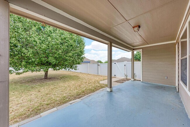Building Photo - Large home in Pflugerville!  3 car garage - Highland Park Neighborhood