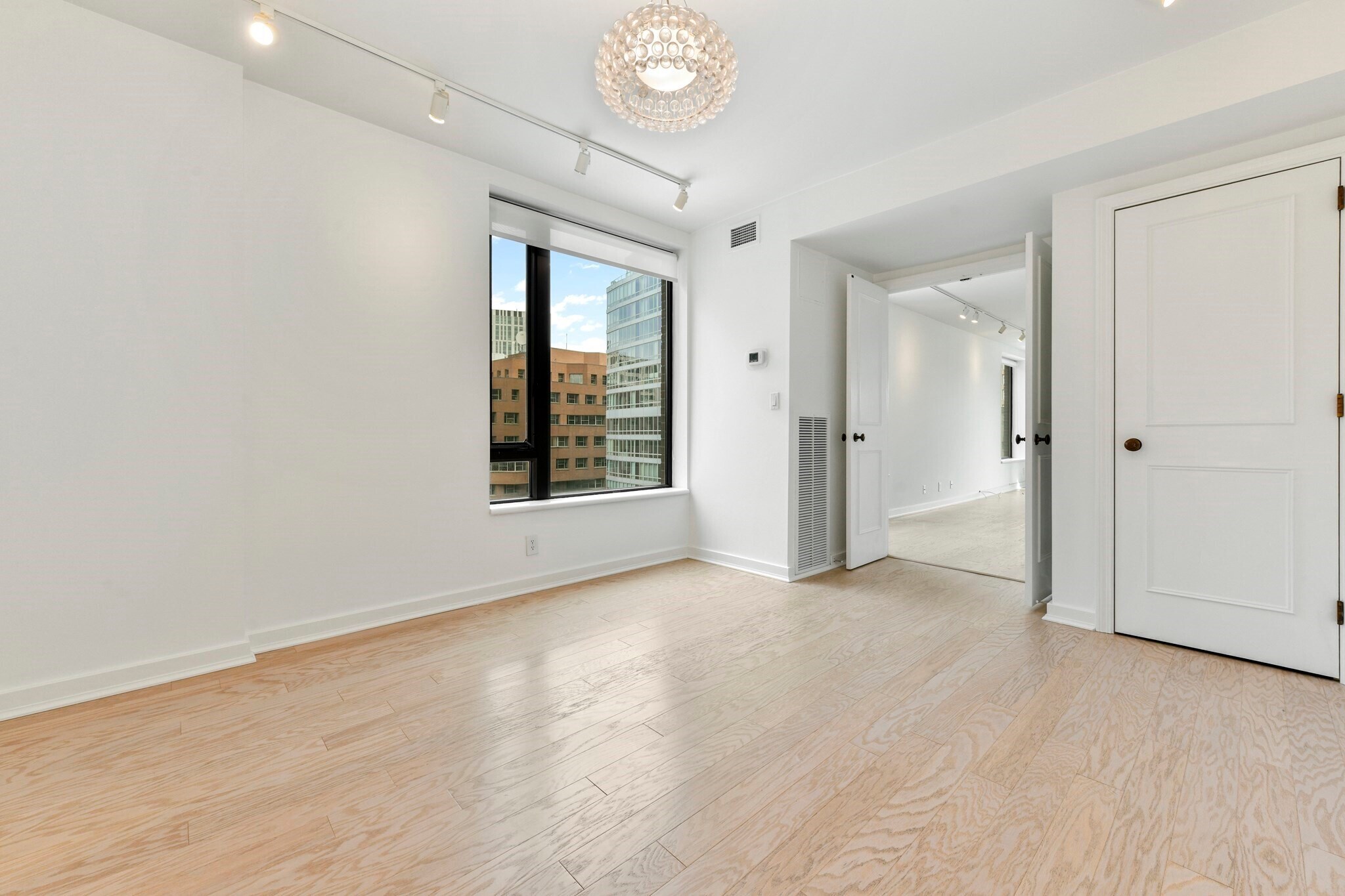 Building Photo - 220 Boylston St