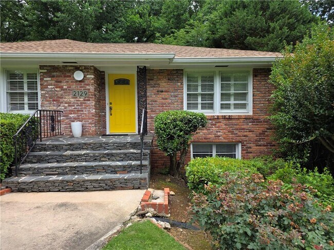 Building Photo - 2129 Pine Forest Dr NE