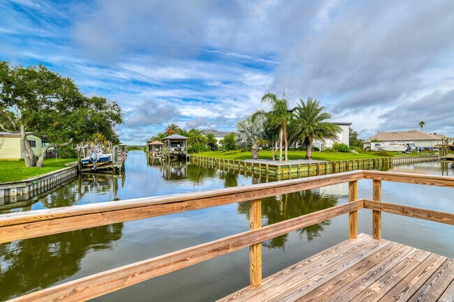 Building Photo - 298 Ventura Rd