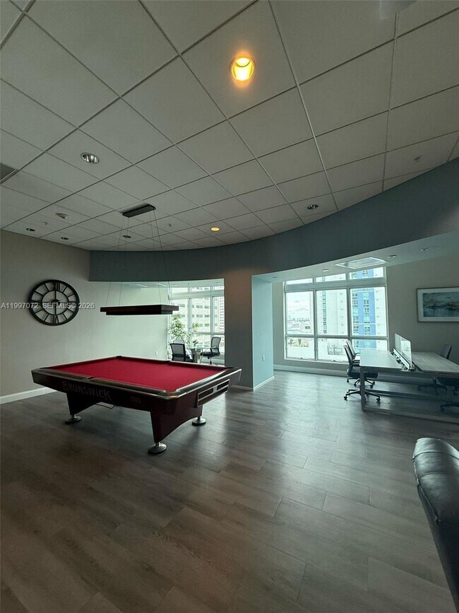 Building Photo - 300 S Biscayne Blvd