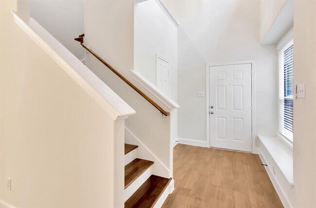 Building Photo - 131 Gallery Cove Ct