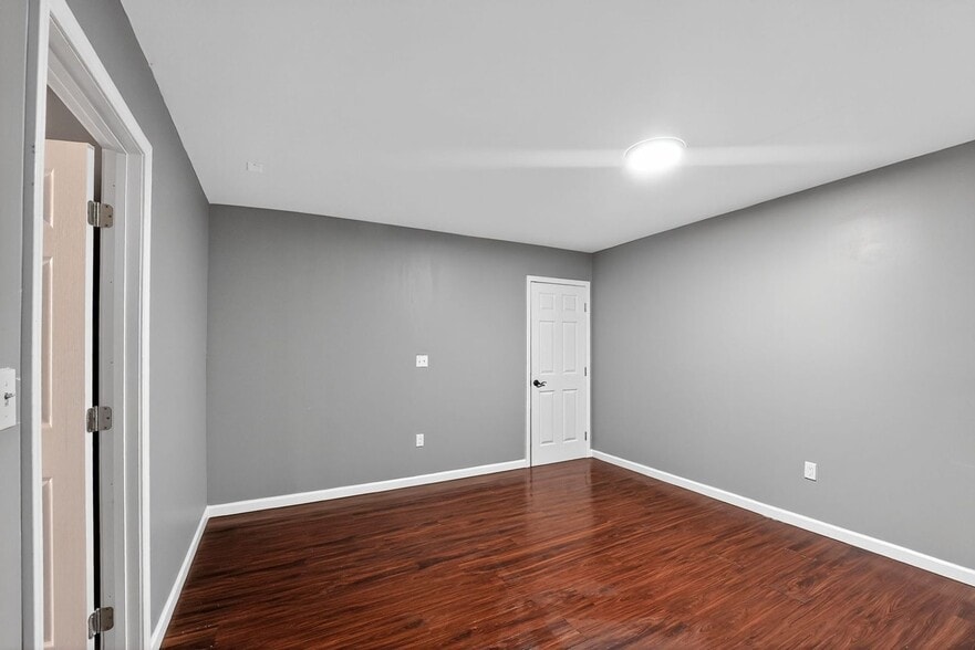 Building Photo - 313 Olympian Dr