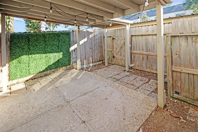 Building Photo - 14466 Misty Meadow Ln