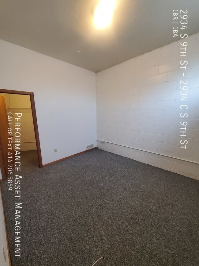 Building Photo - Spacious 1BED/1BATH Southside Apartment