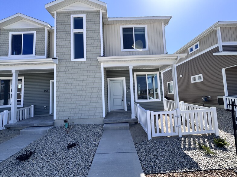 Building Photo - 248 N Colonnade Rd