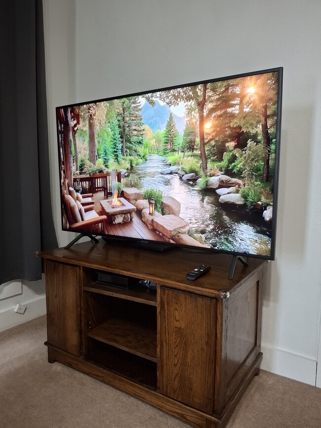 Building Photo - 2012 1st St