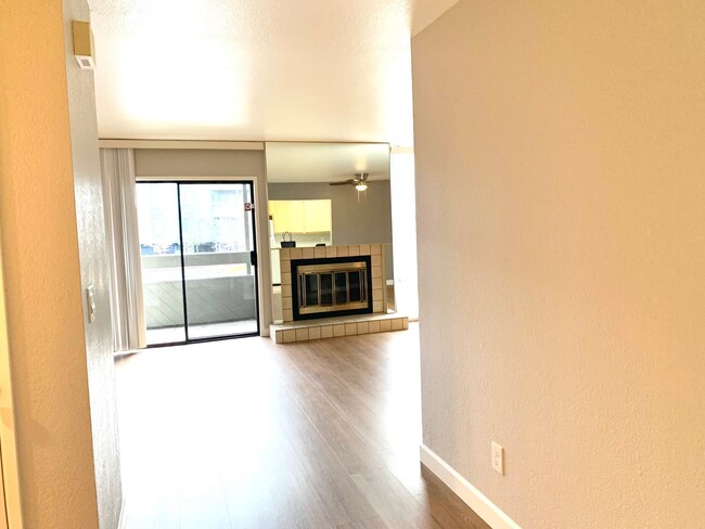 Building Photo - UPSCALE 2 BEDROOM CONDO WITH FIREPLACE, PO...