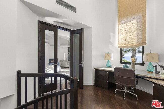 Building Photo - 31833 W Sea Level Dr