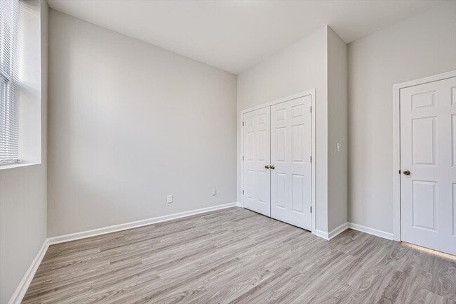 Building Photo - 213 Hall Ave