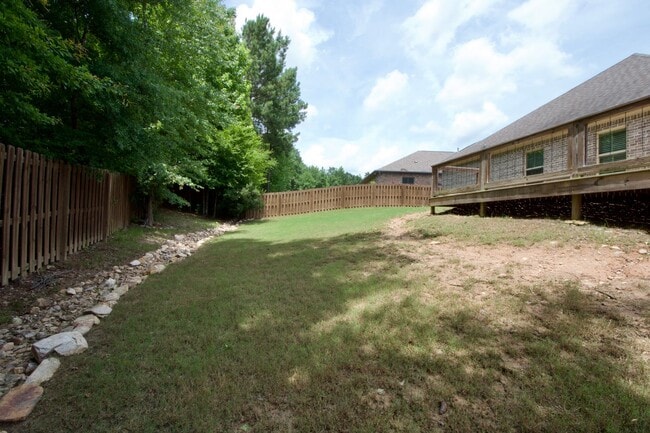 Building Photo - Cotswold S/D! 3Bed/2.5Bath Home with Fence...