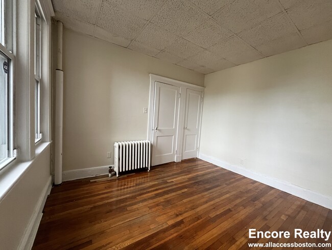 Building Photo - 1630 Commonwealth Ave