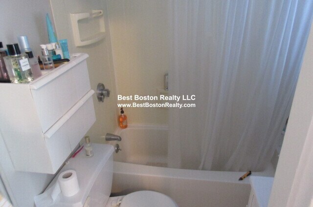 Building Photo - 20 JFK St. Unit 7