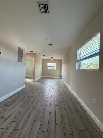 Building Photo - 1216 NW 6th Ct