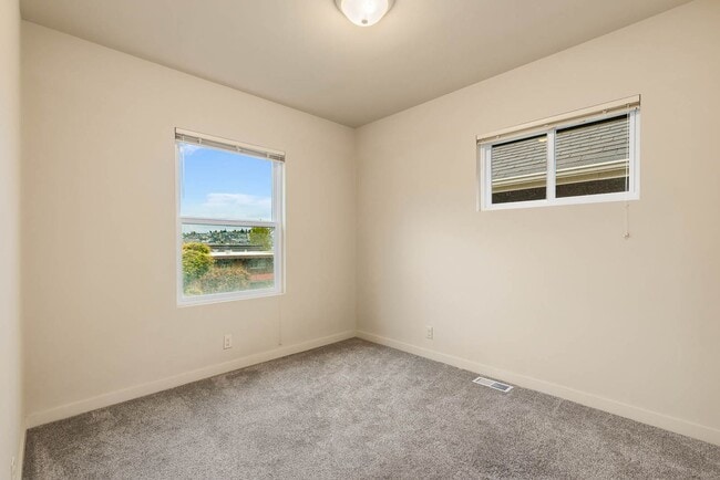 Building Photo - 2114 Dexter Ave N