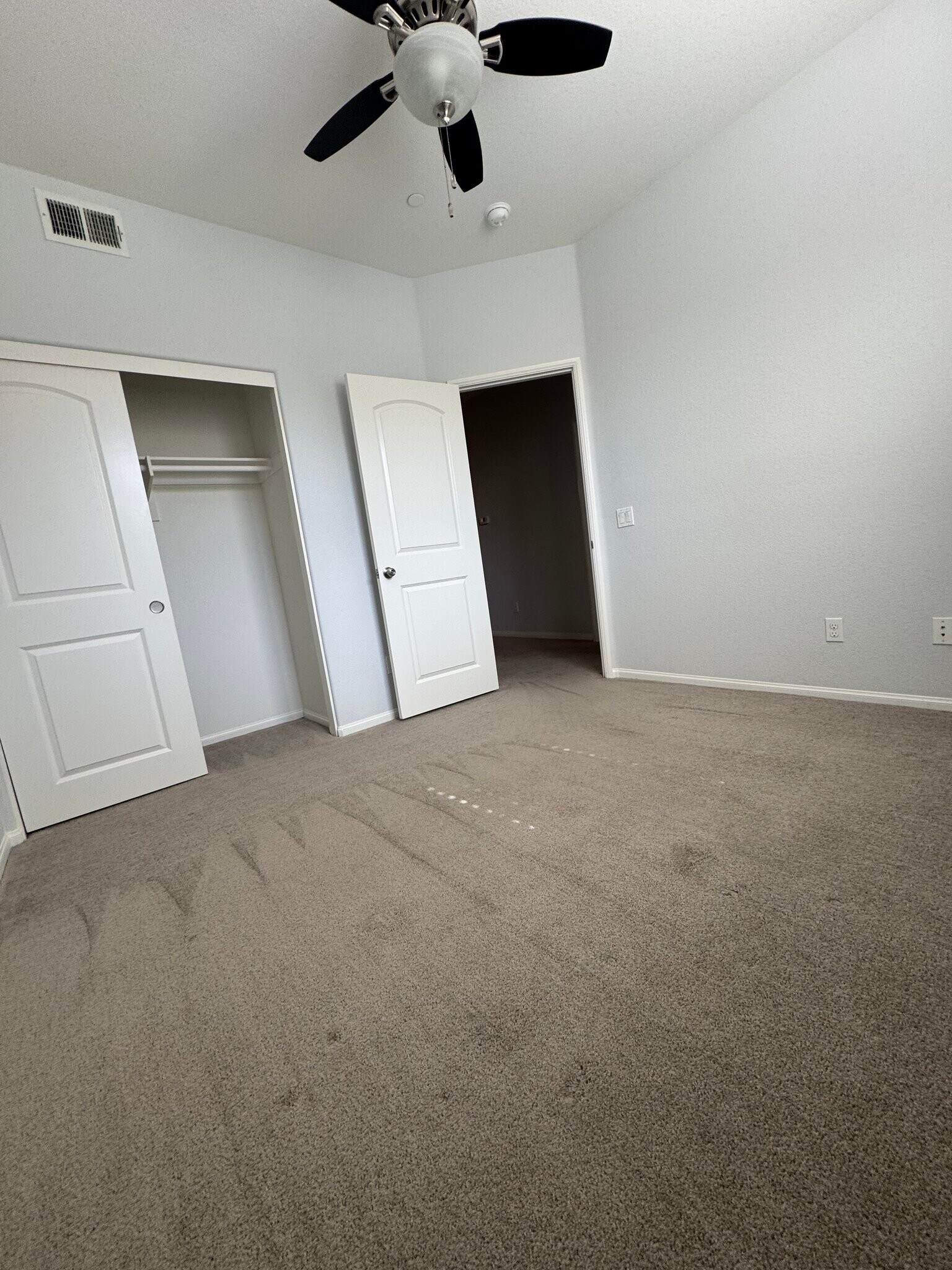 Building Photo - 1460 Mockingbird Ct