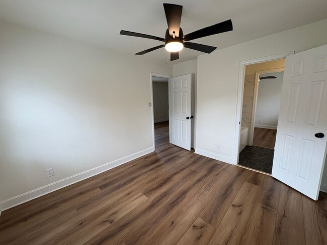 Building Photo - Cozy 2 Bedroom Duplex In NoDa Area