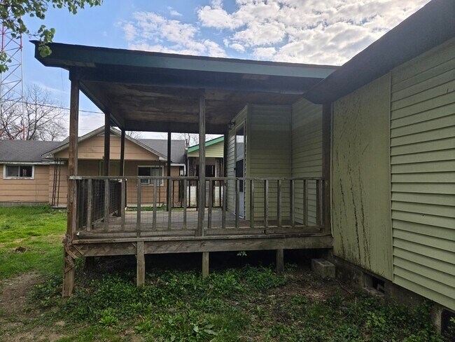 Building Photo - 1007 Olsen Ave