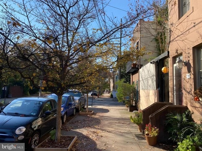 Building Photo - 790 S Front St