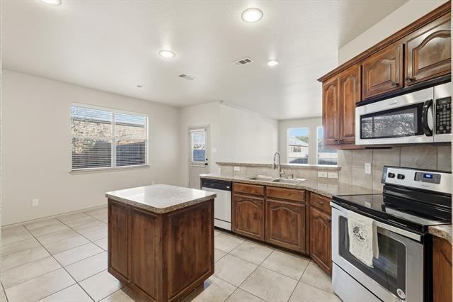 Building Photo - 3228 Buckthorn Ln