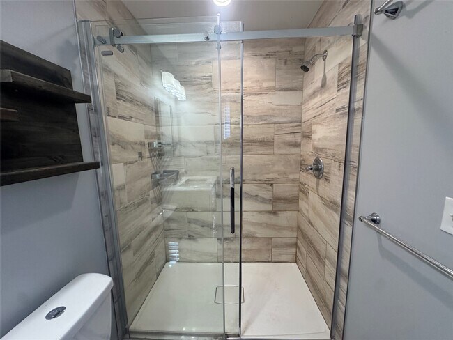 Building Photo - 41 Kenilworth Rd