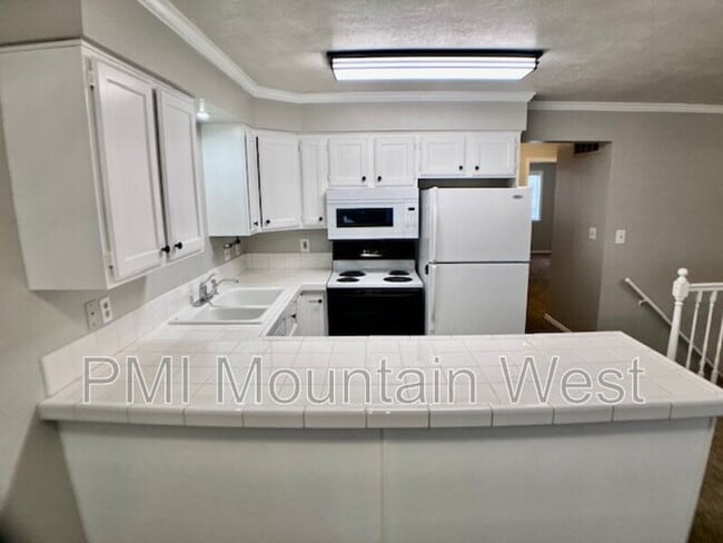 Building Photo - 567 N 200 E