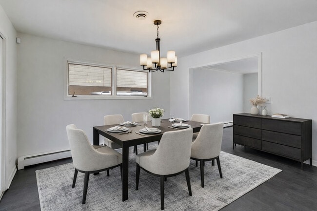 Building Photo - 1006 Devon Ave