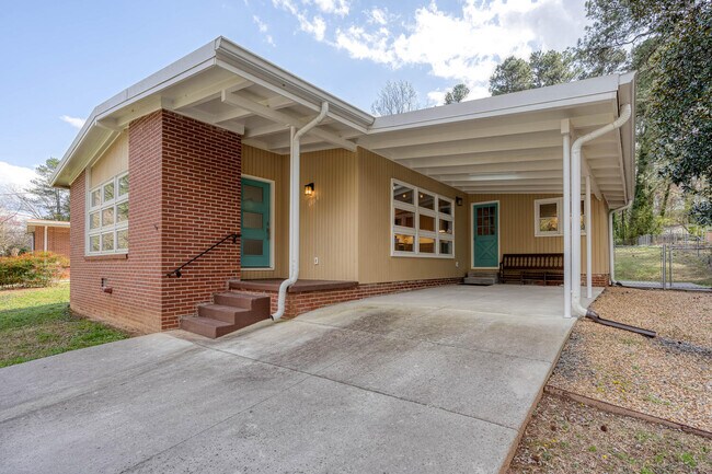 Building Photo - 1134 Baker Ln