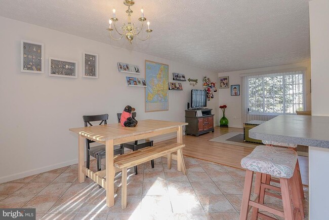 Building Photo - 8291 Raindrop Way