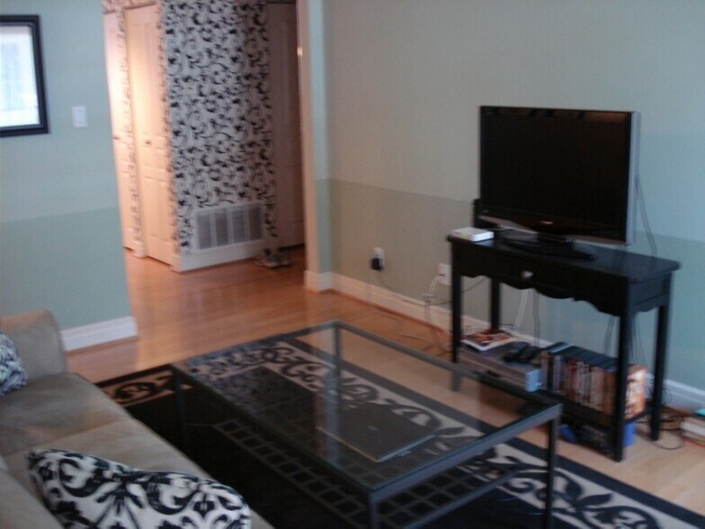 Living Room - 527 Clara Ave