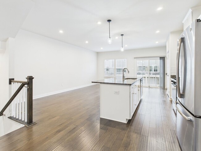 Building Photo - 428 Crofton Village Terrace