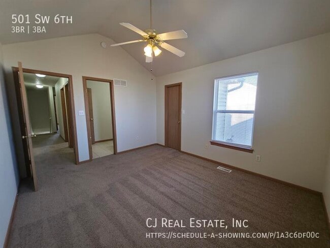 Building Photo - 501 Sw 6th-