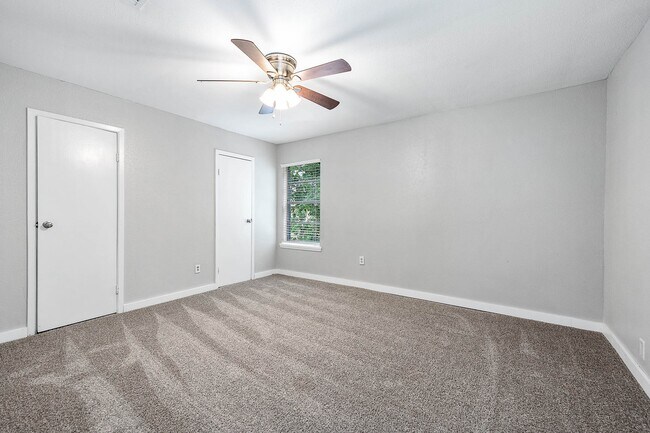 Building Photo - 4620 W Orange St