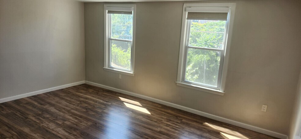 Building Photo - 171 Olive St