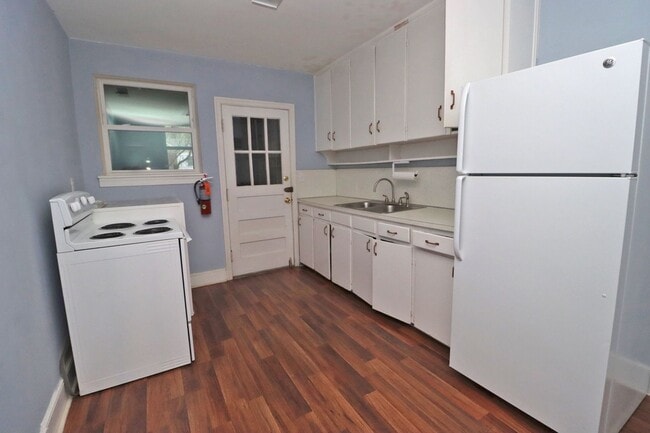 Building Photo - Cozy 2-Bedroom Duplex in Southeast Columbia – Brandon Acres!