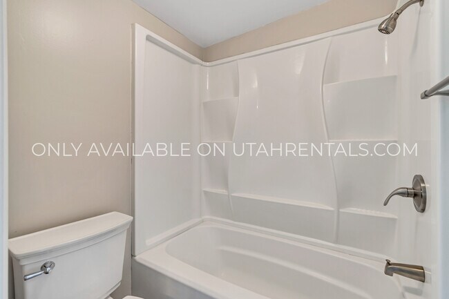 Building Photo - 1075 W 860 N