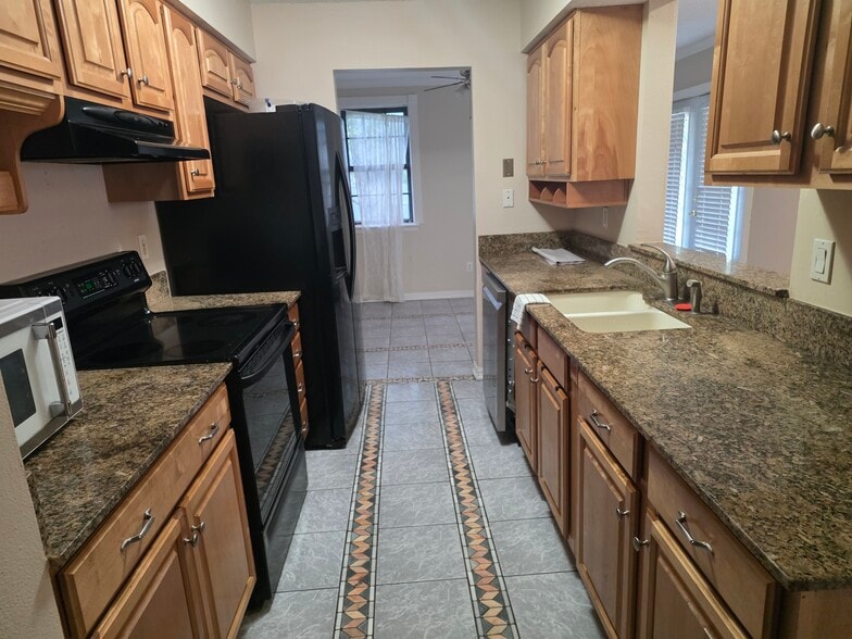 Building Photo - 4213 Paradis Ln