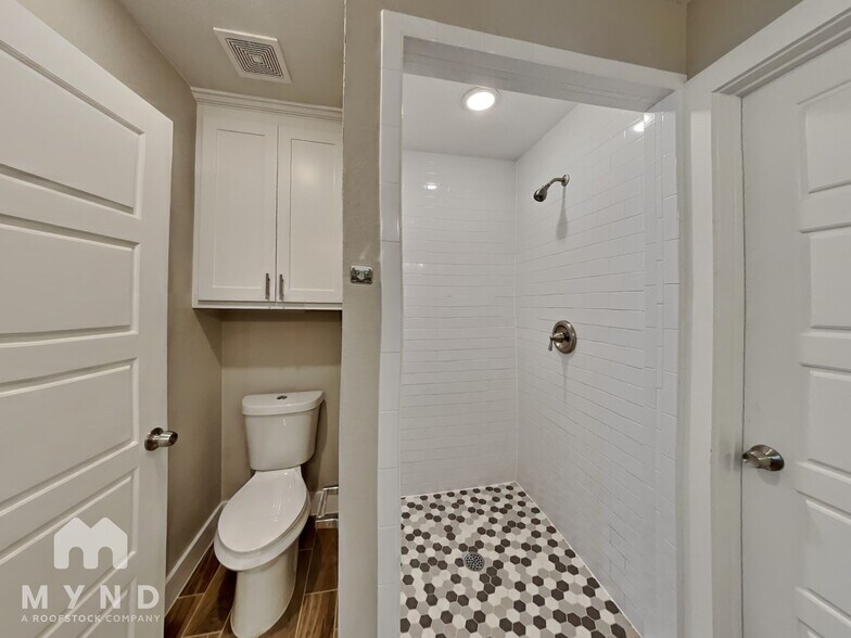 Building Photo - 5517 Van Horn Dr