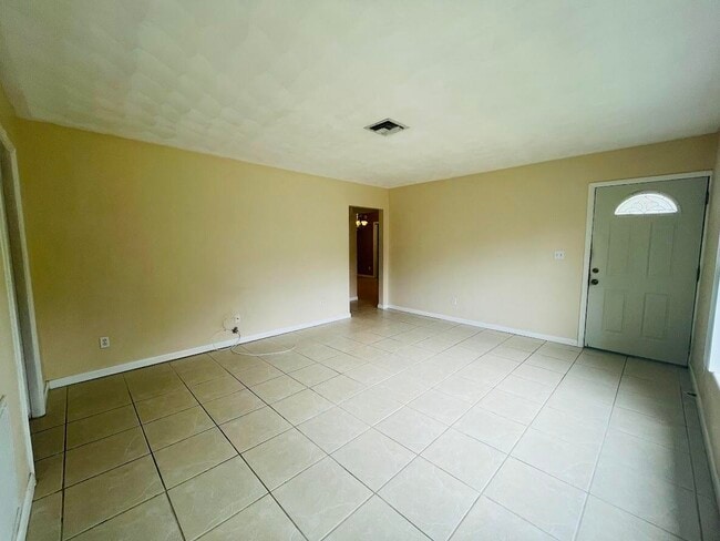 Building Photo - 177 E Laila Dr