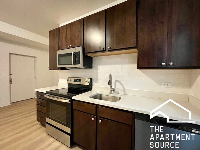 Building Photo - 2323 N Kedzie Blvd