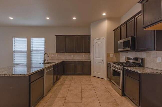 Building Photo - 6706 Yellow Rose Ct