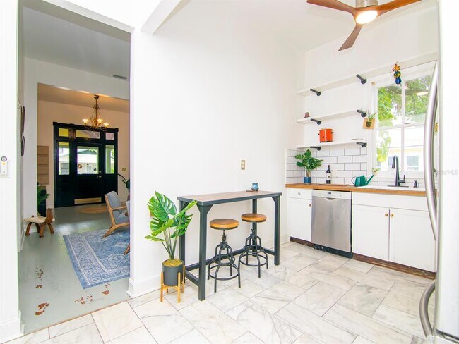 Building Photo - 2302 N Morgan St